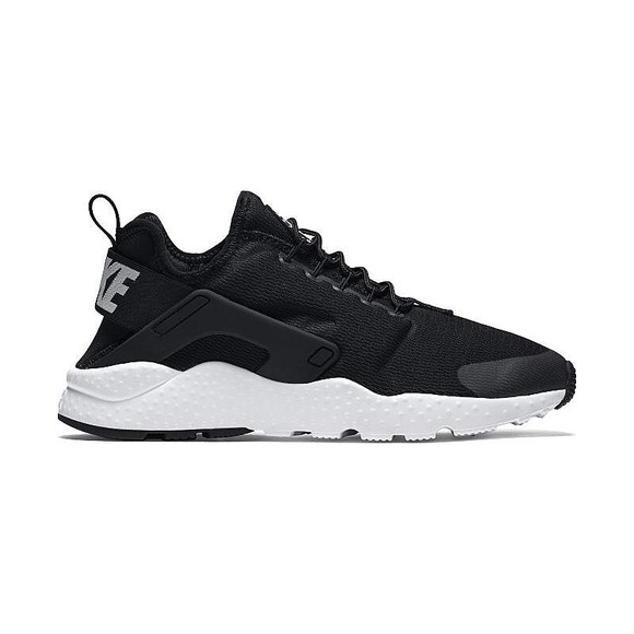 Nike Shoes - Women’s Nike Air Huarache